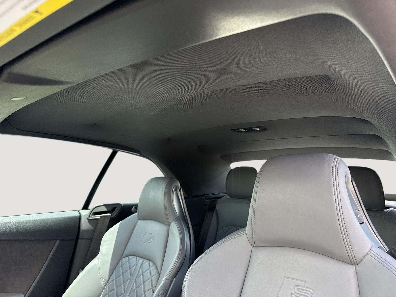 Used 2018 Florett Silver Metallic/Black Roof Audi Prestige image 31