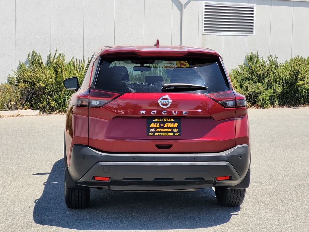 Used 2021 Red Nissan S image 5