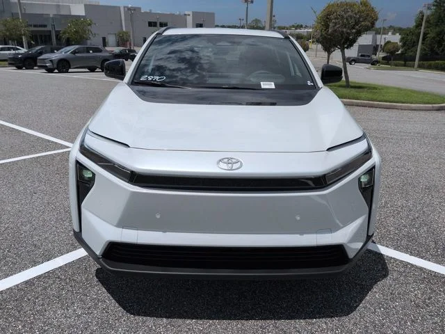 New 2026 Wind Chill Pearl Toyota XLE image 9