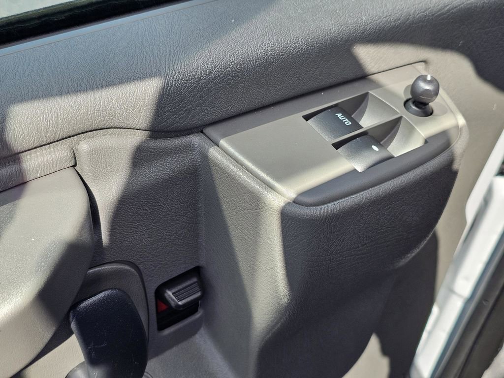 2025 Chevrolet Express Cargo Work Van - Photo 19