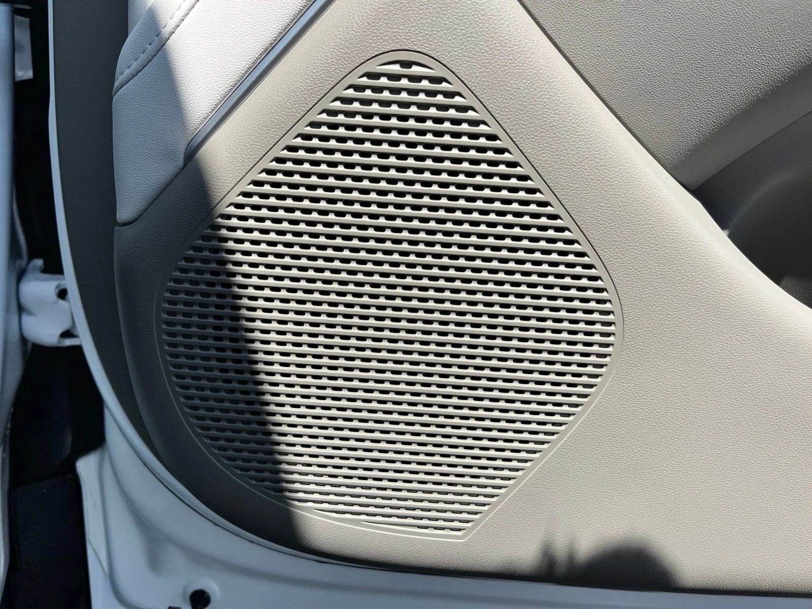 New 2026 White Hyundai Blue SEL Premium image 23