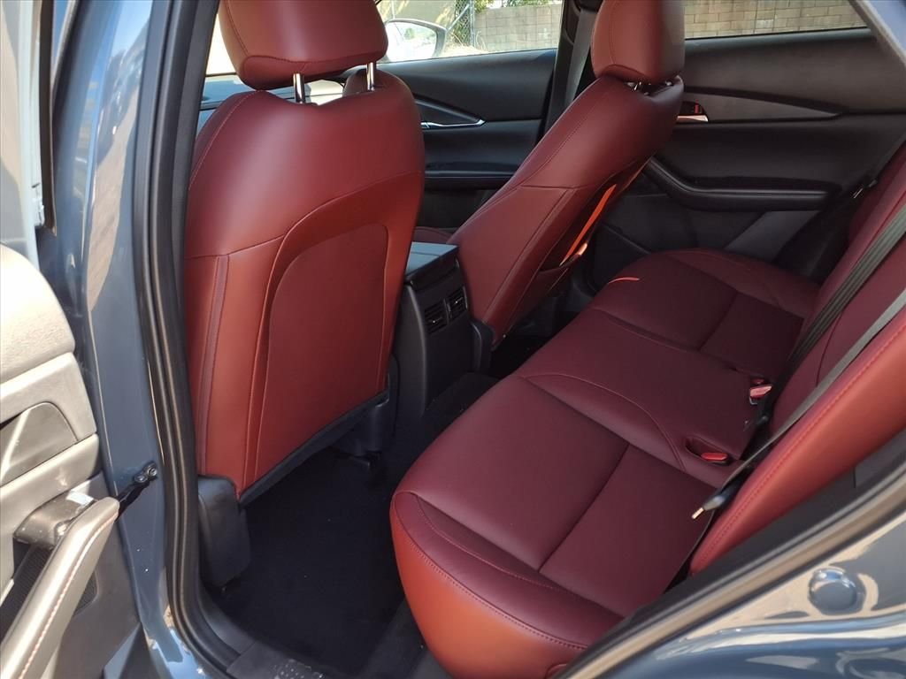 2025 Mazda CX-30 Carbon Edition - Photo 18