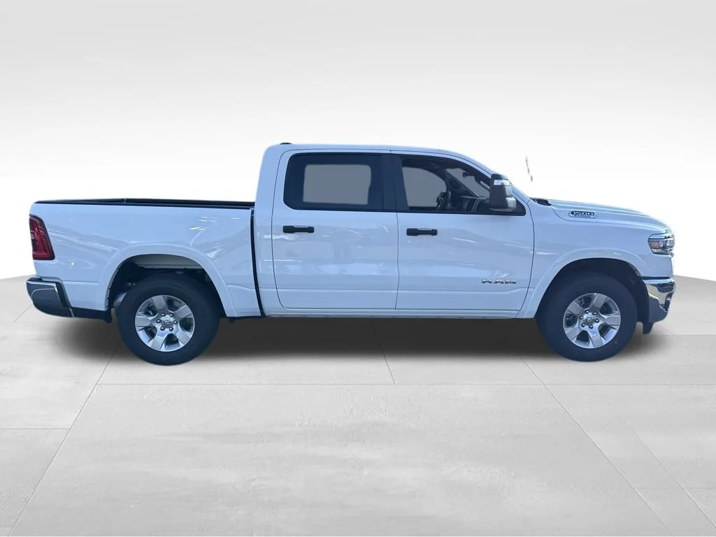 Used 2025 White Ram Big Horn/Lone Star image 7
