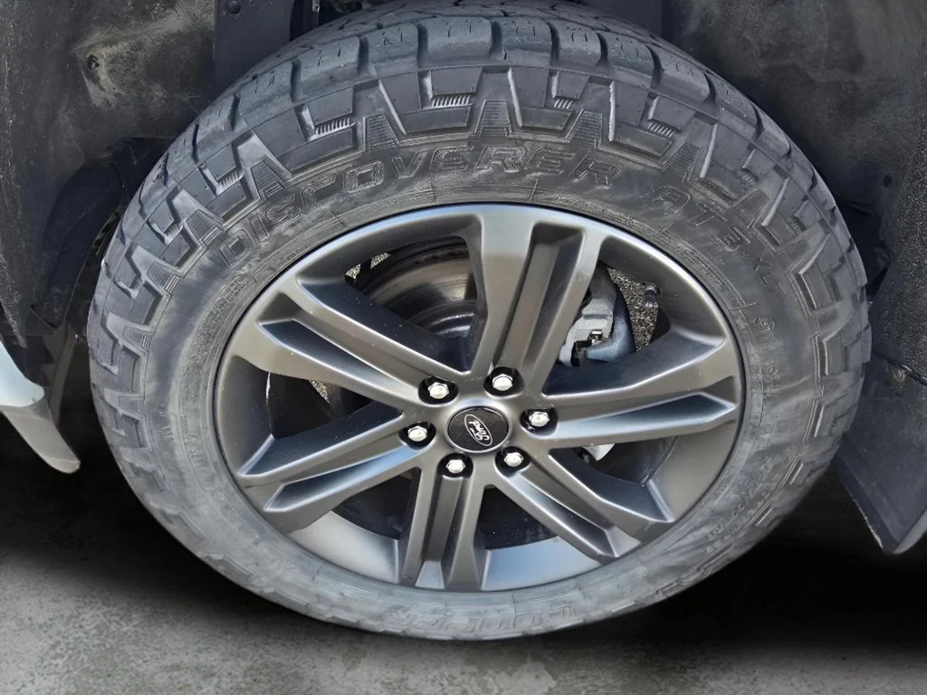 Used 2022 SPACE WHITE METALLIC Ford XLT image 29