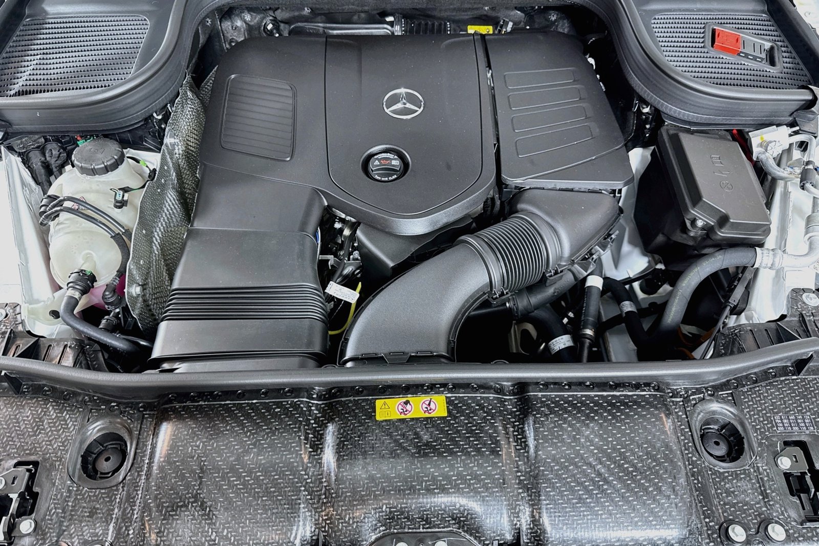 New 2026 Polar White Mercedes-Benz GLE 450e image 28