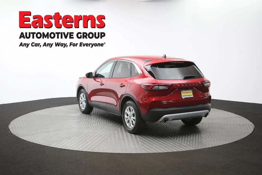 Used 2023 Red Ford Active image 65
