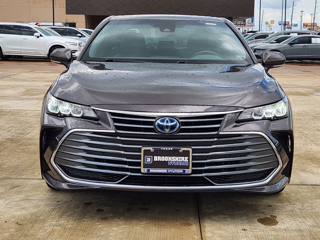 Used 2020 Brownstone Toyota Hybrid XLE image 2