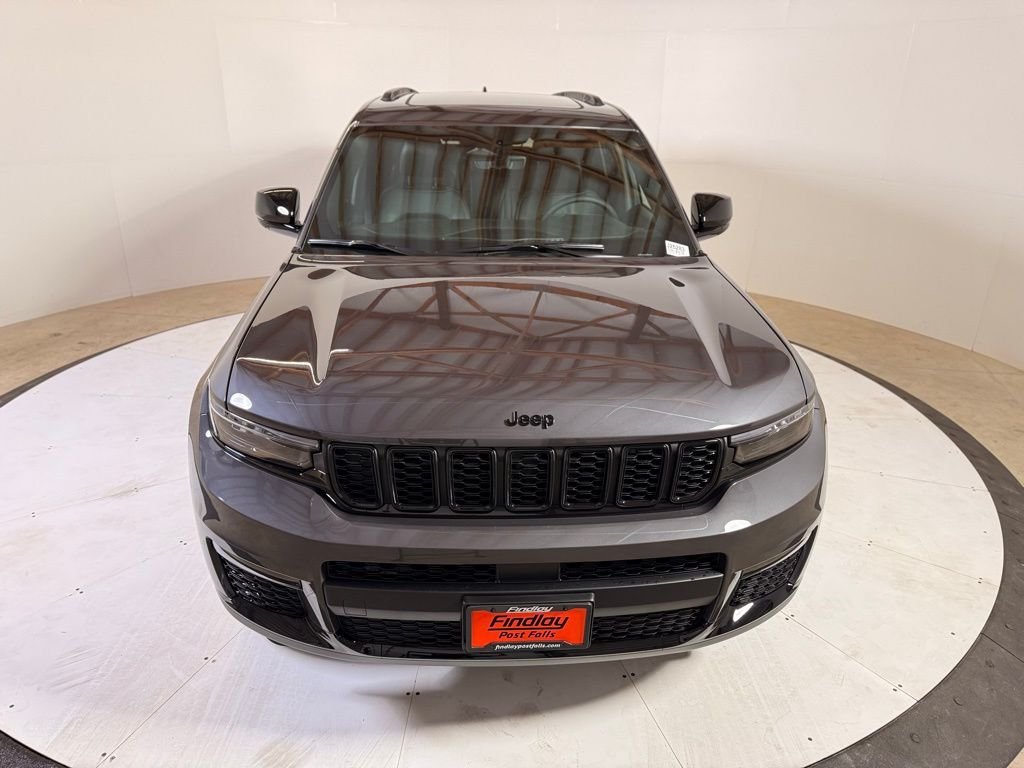 New 2025 Baltic Gray Metallic Clear-Coat Exterior Paint Jeep Limited image 2