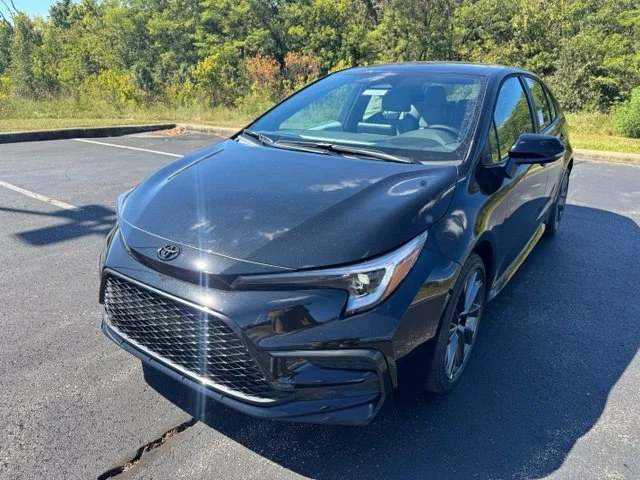 New 2027  Toyota SE image 6