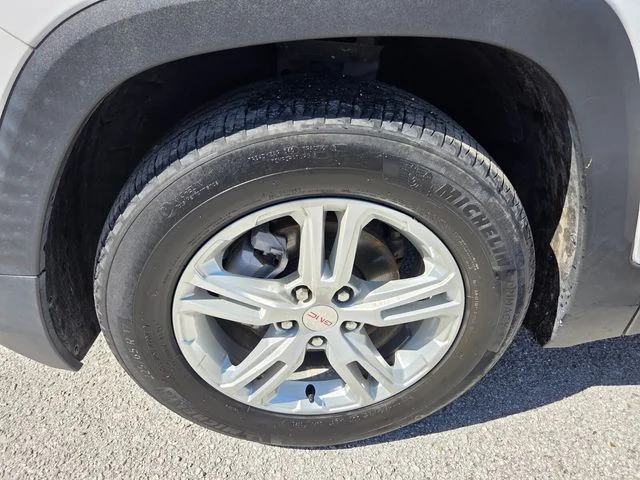 Used 2023 White GMC SLE image 7