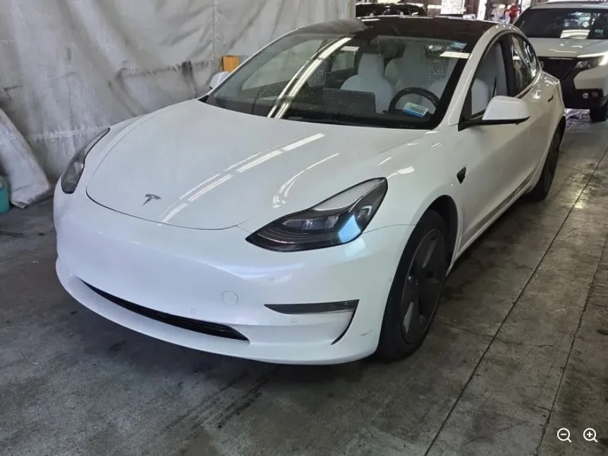 Used 2022 White Tesla Long Range image 1
