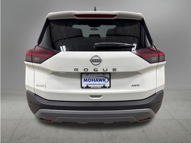 Used 2023 Glacier White Nissan S image 4