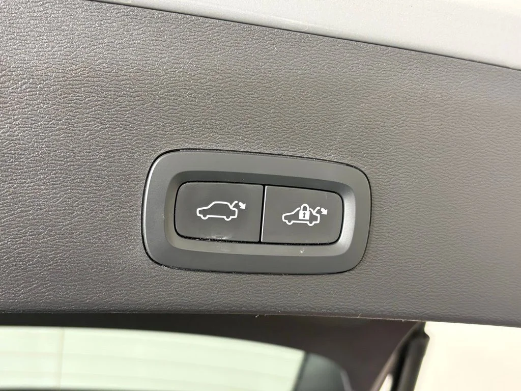Used 2023 Silver Volvo Plus image 38