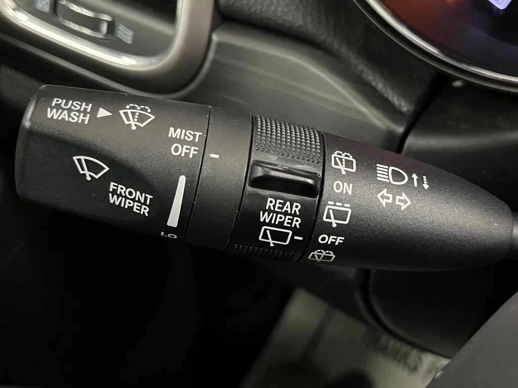 Used 2020 White Jeep Laredo E image 31