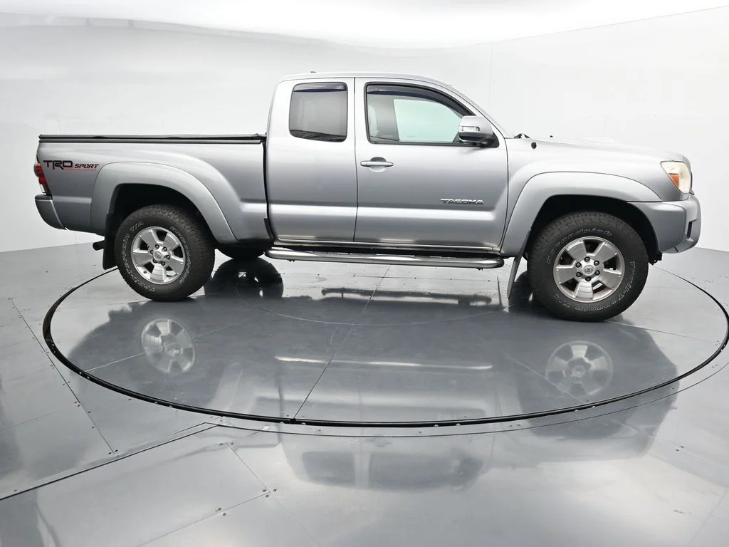 Used 2015 Silver Toyota Base image 9