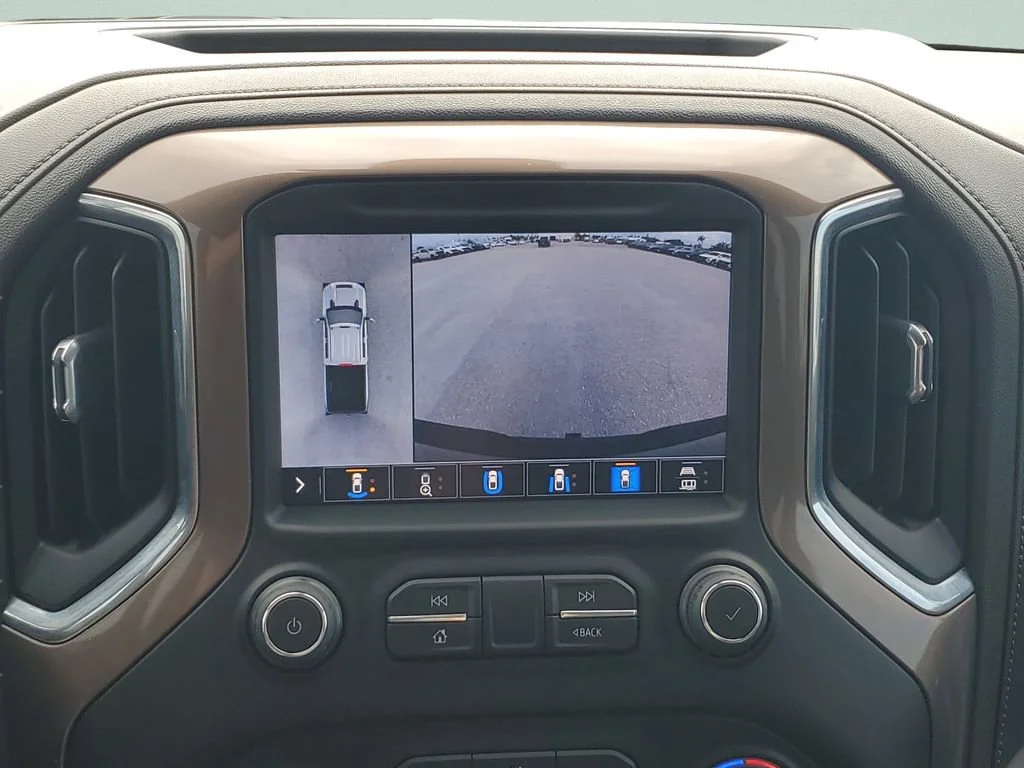 Used 2023 Northsky Blue Metallic Chevrolet High Country image 17