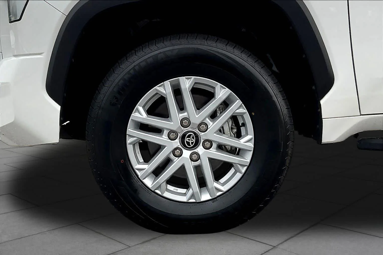 Used 2025 Ice Cap Toyota SR5 image 21