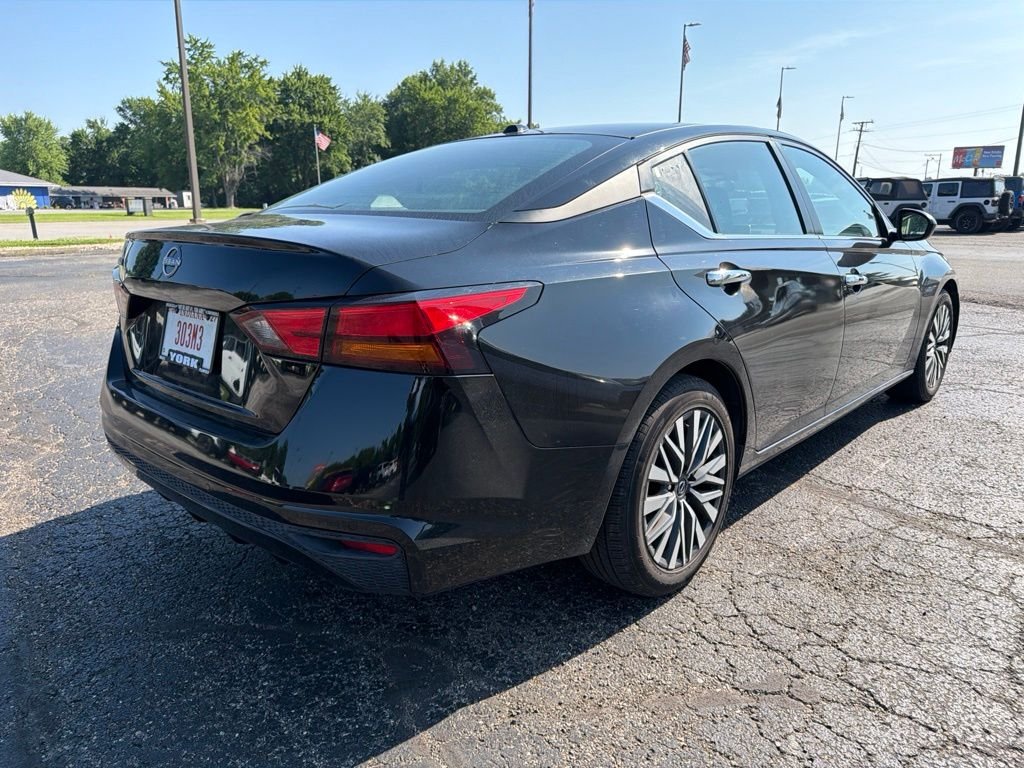 Used 2025 Black Nissan 2.5 SV image 8