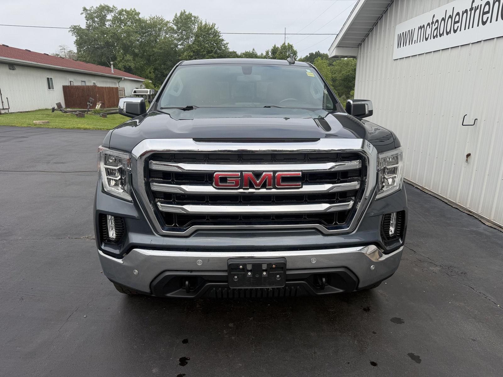 Used 2019 Dark Sky Metallic GMC SLE image 4