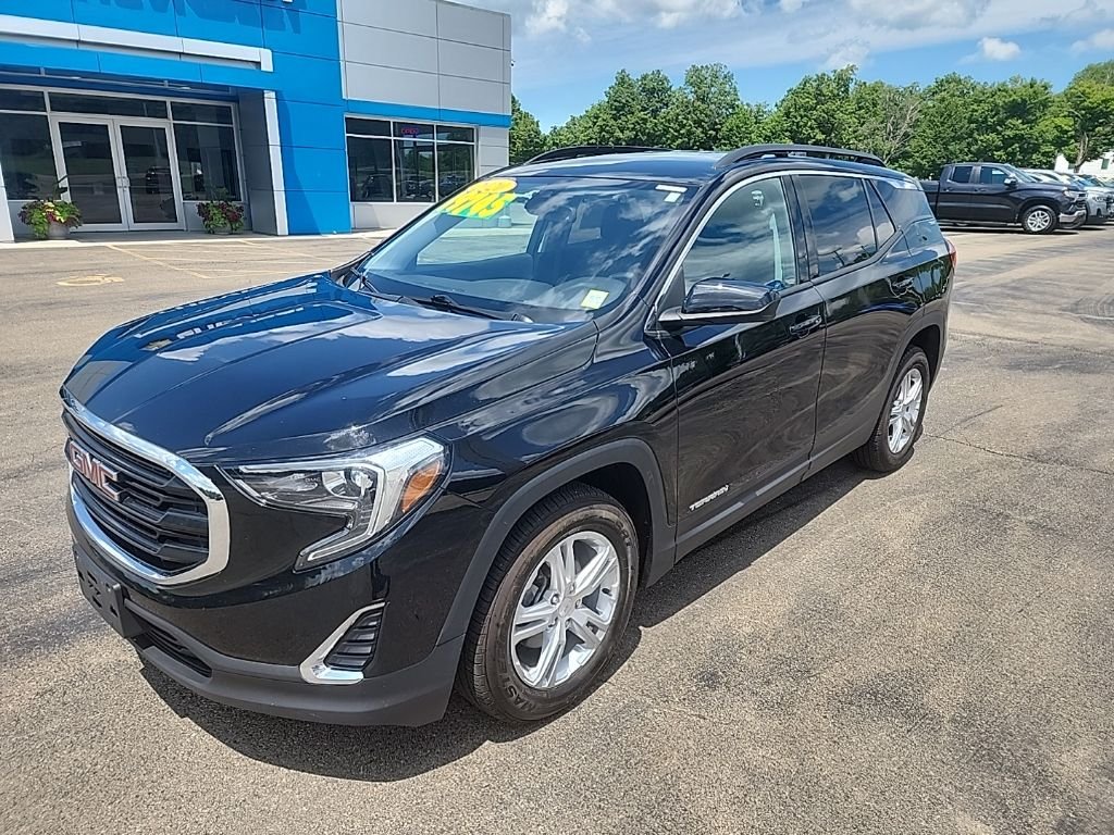Used 2020 Black GMC SLE image 3