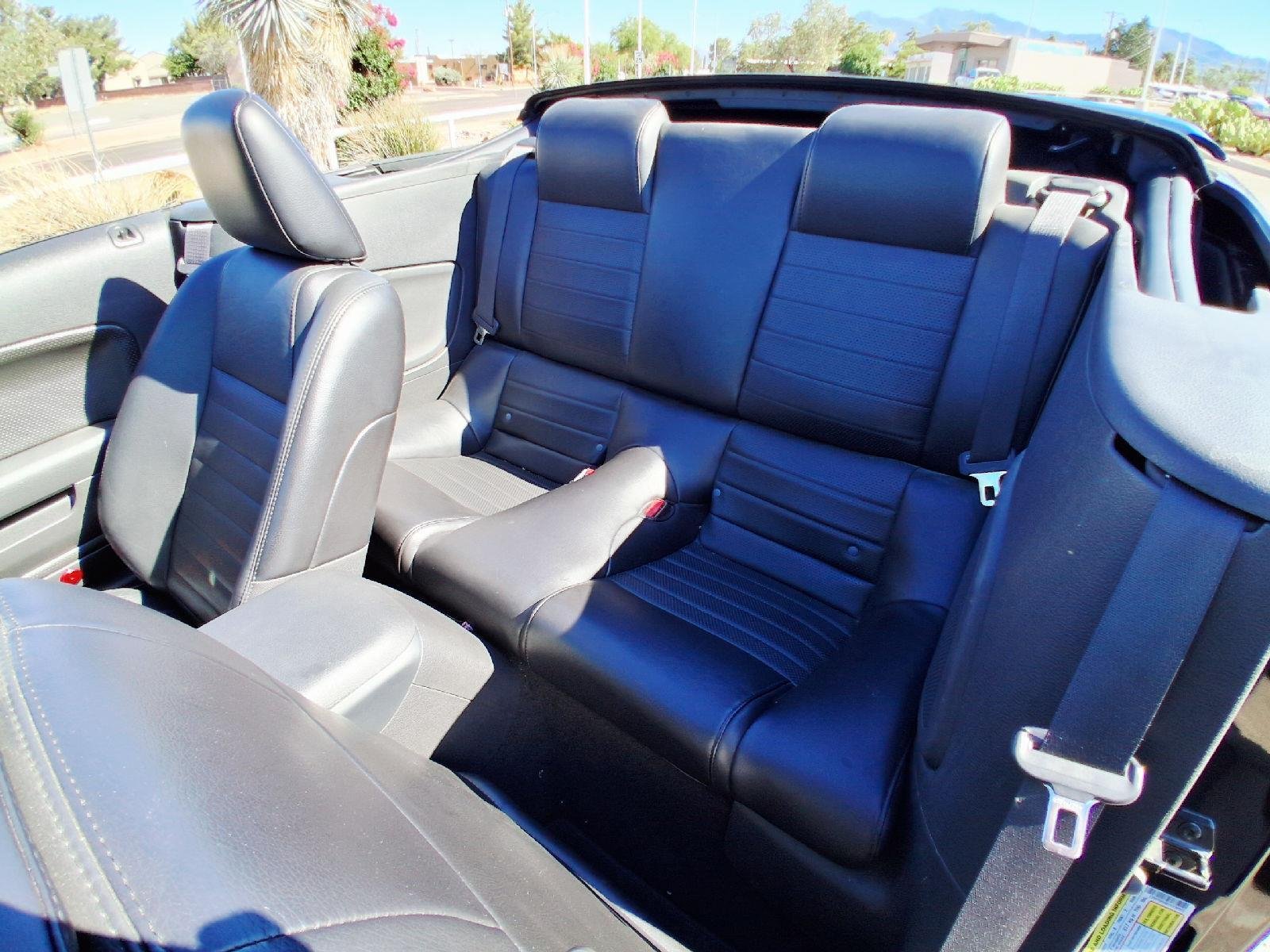 Used 2007  Ford GT Deluxe image 18