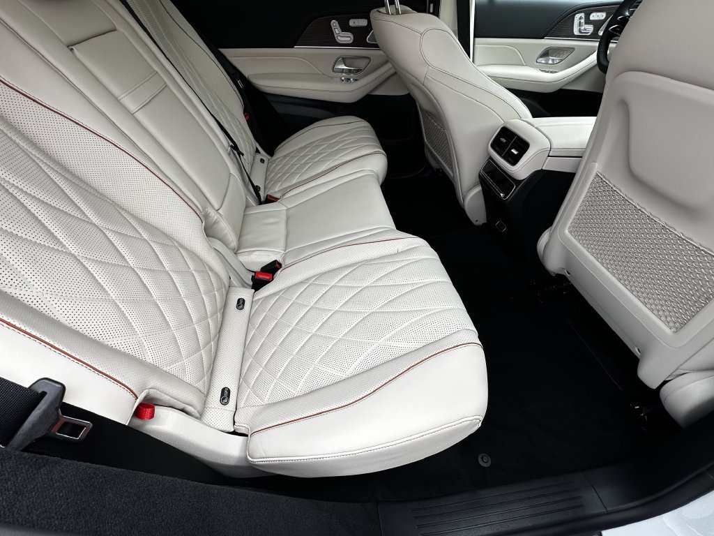 New 2027 MANUFAKTUR Moonlight White Metallic Mercedes-Benz AMG® GLE 53e image 55