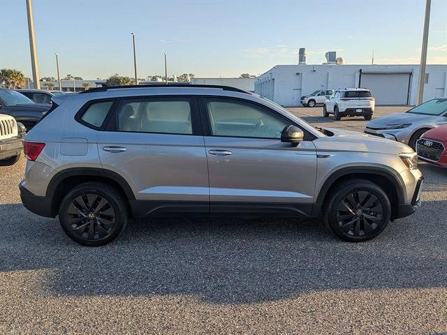 Used 2024  Volkswagen S image 3