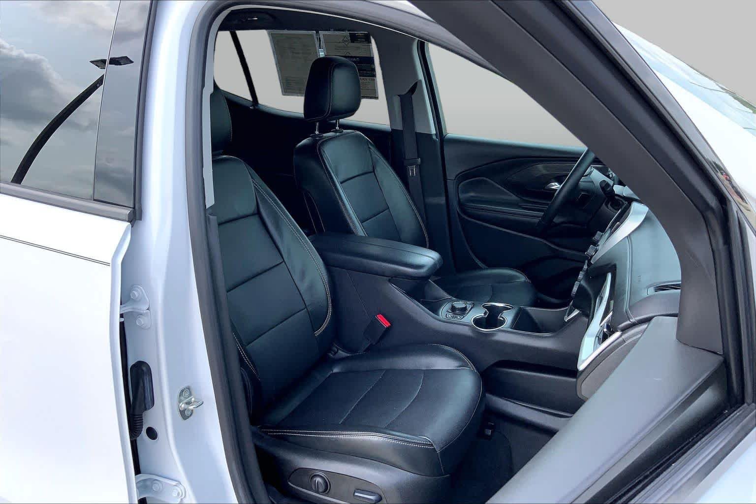 Used 2023 Summit White GMC SLT image 9