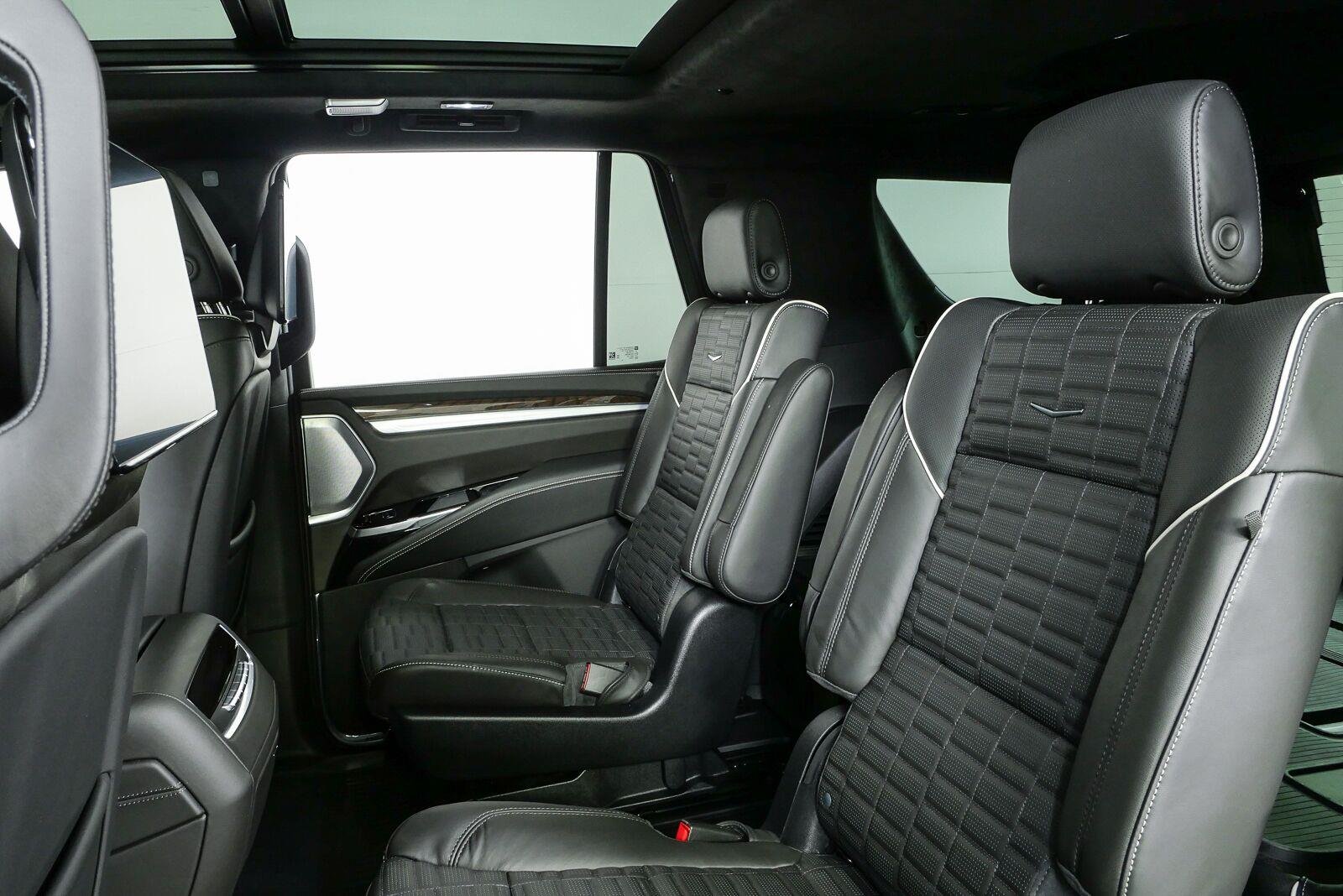 Used 2025 Black Raven Cadillac Sport Platinum image 19