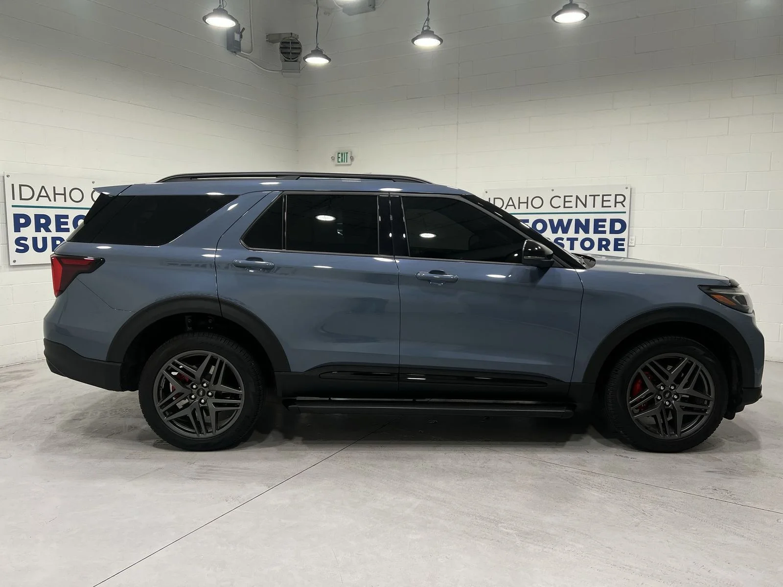Used 2025 Blue Ford ST image 9