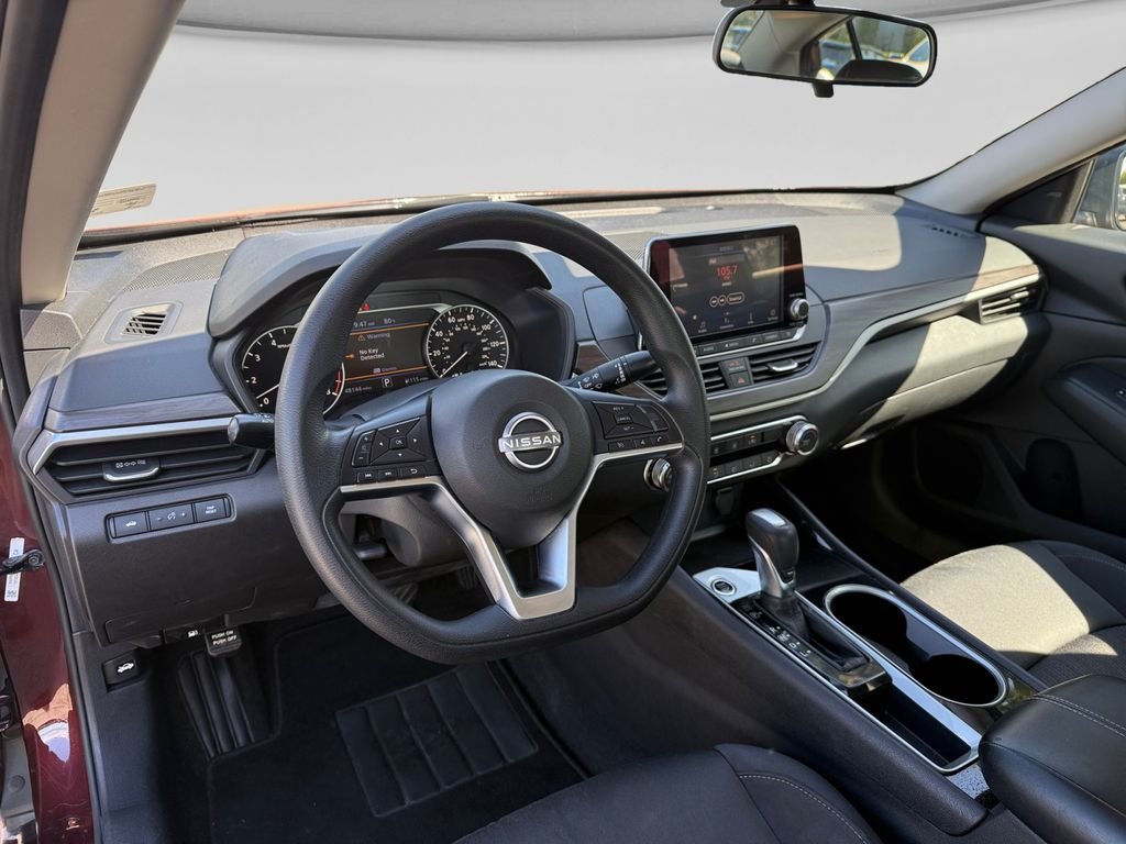 Used 2024 Red Nissan 2.5 SV image 12