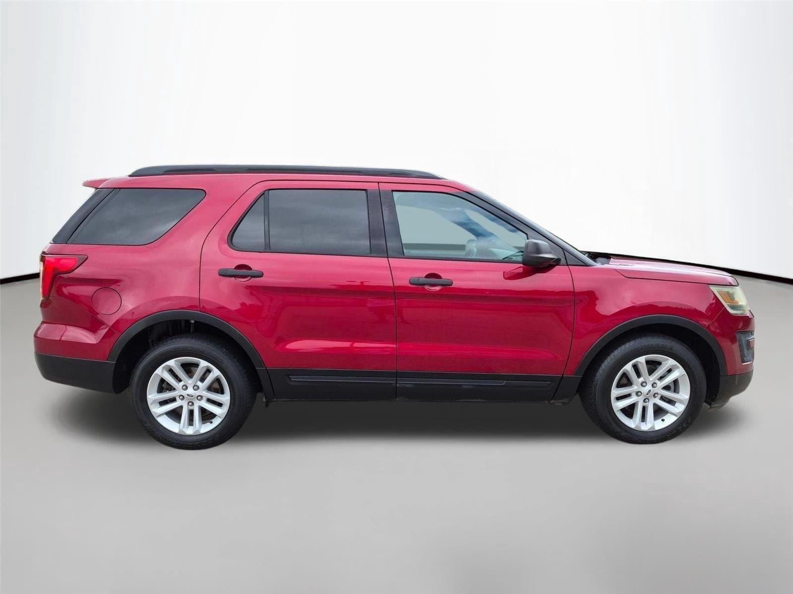 Used 2016 Ruby Red Metallic Tinted Clearcoat Ford Base image 4