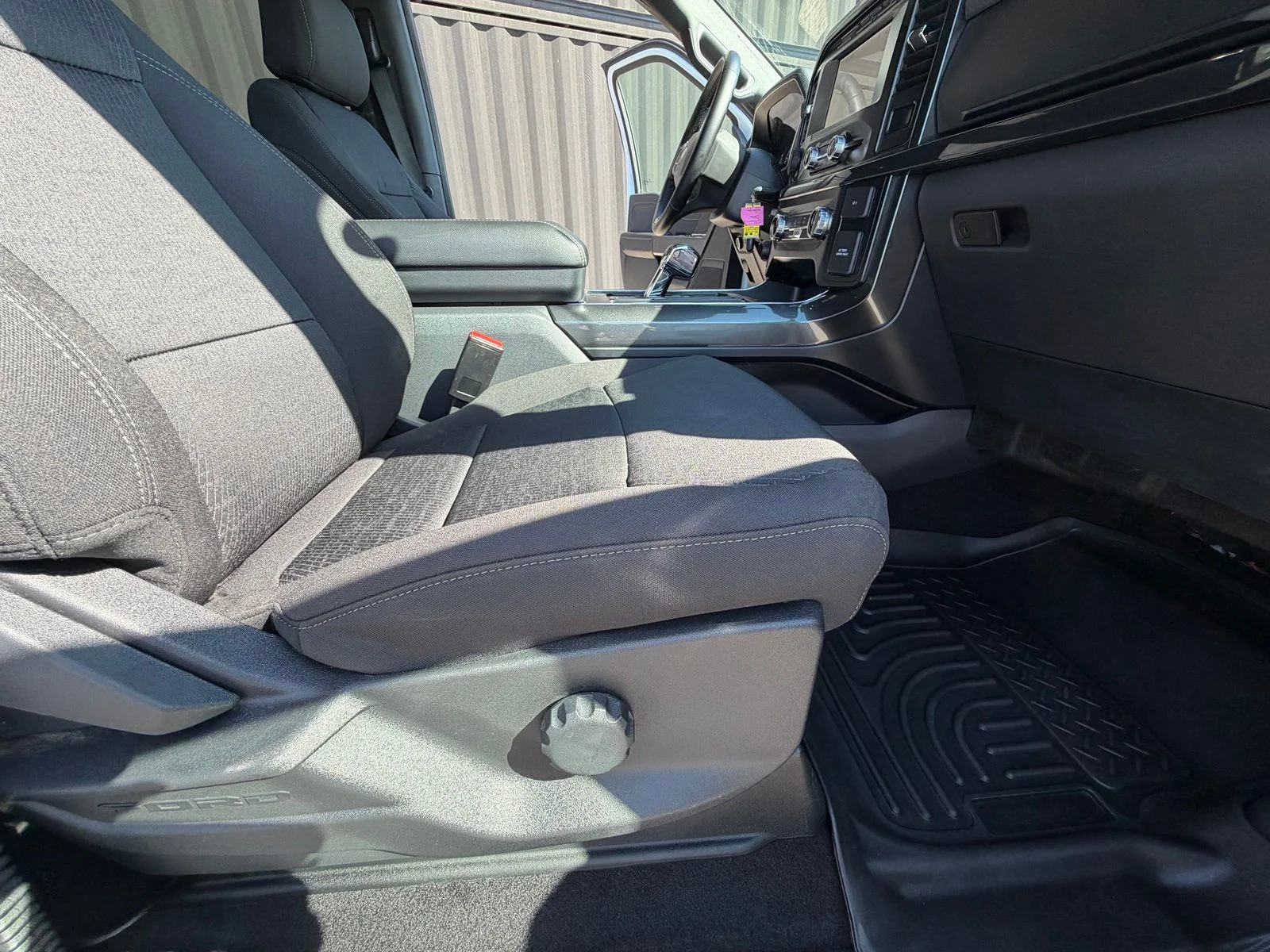 Used 2023 White Ford XLT image 32