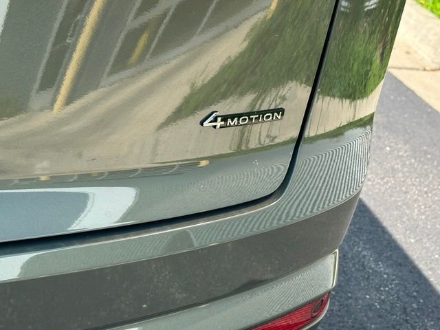 New 2026 Avocado Green Pearl Volkswagen 2.0T SEL Premium R-Line image 13