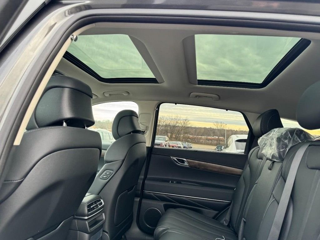 New 2026 Makalu Gray Genesis 2.5T image 8
