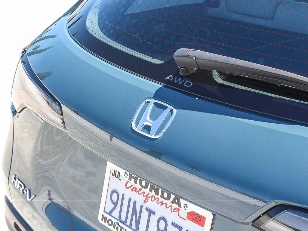 Certified Used 2025 Nordic Forest Pearl Honda LX image 8