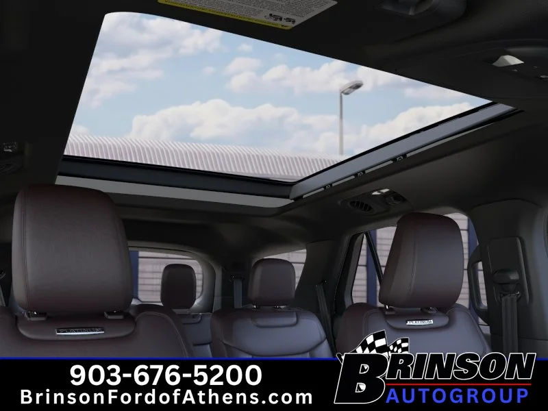 New 2026 Star White Metallic Tri-Coat Ford Platinum™ image 22