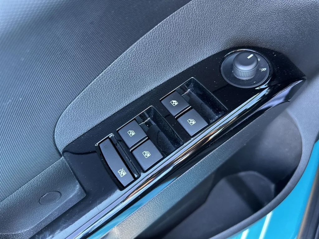 Used 2020 Blue Chevrolet LT image 19