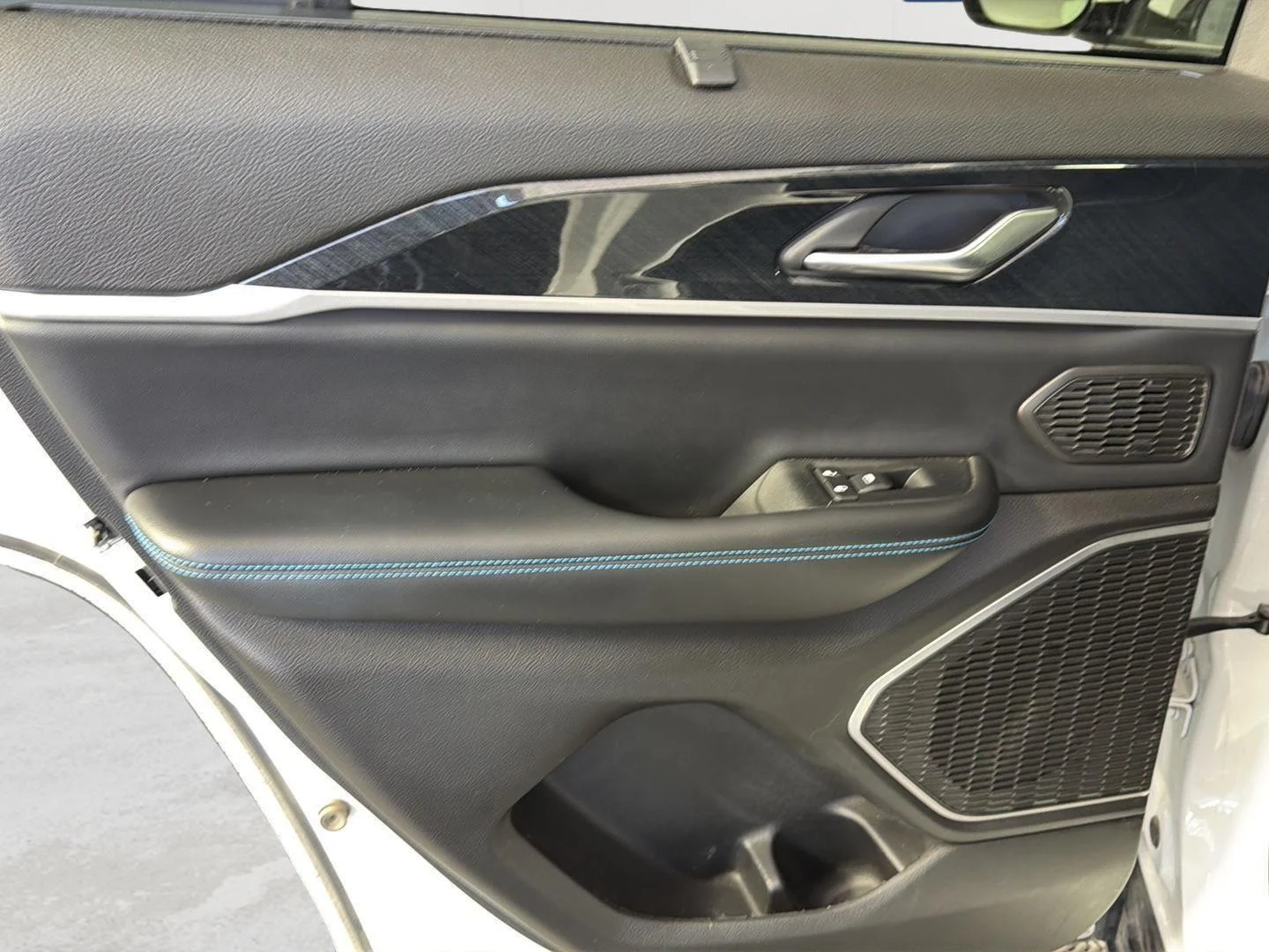 Used 2023 Bright White Clearcoat Jeep Trailhawk image 24
