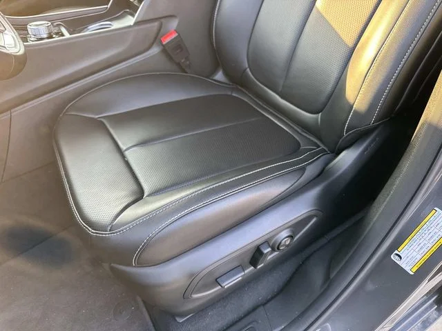New 2025 Gray Jeep Limited image 19
