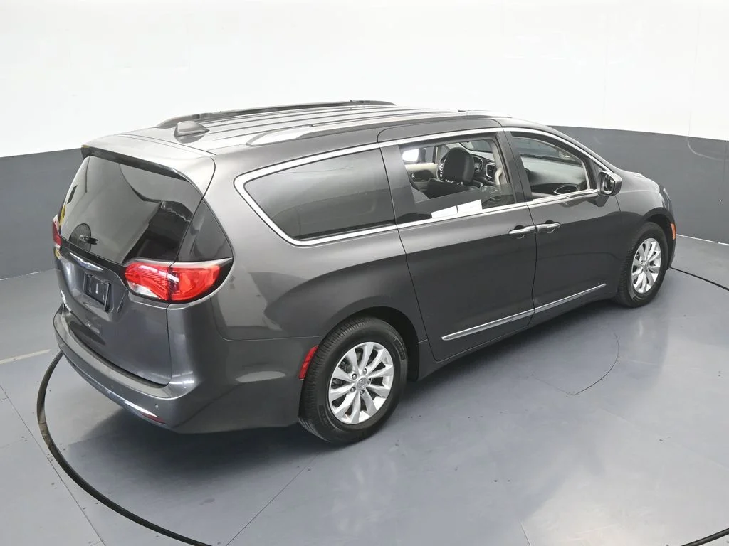 Used 2019 Granite Crystal Metallic Clearcoat Chrysler Touring L image 55