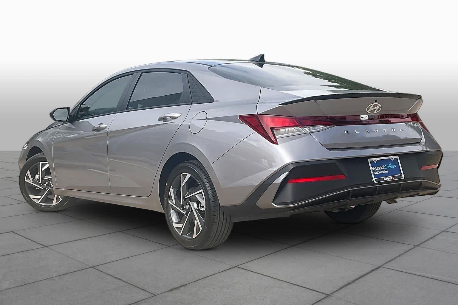 Certified Used 2025 Fluid Metal Hyundai SEL Sport image 12
