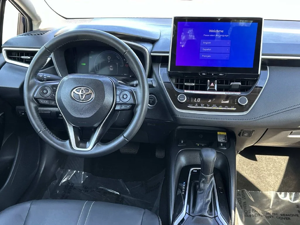 Certified Used 2025  Toyota XLE image 22