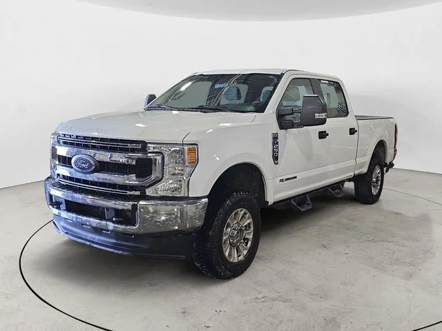 Used 2020 White Ford XL image 1