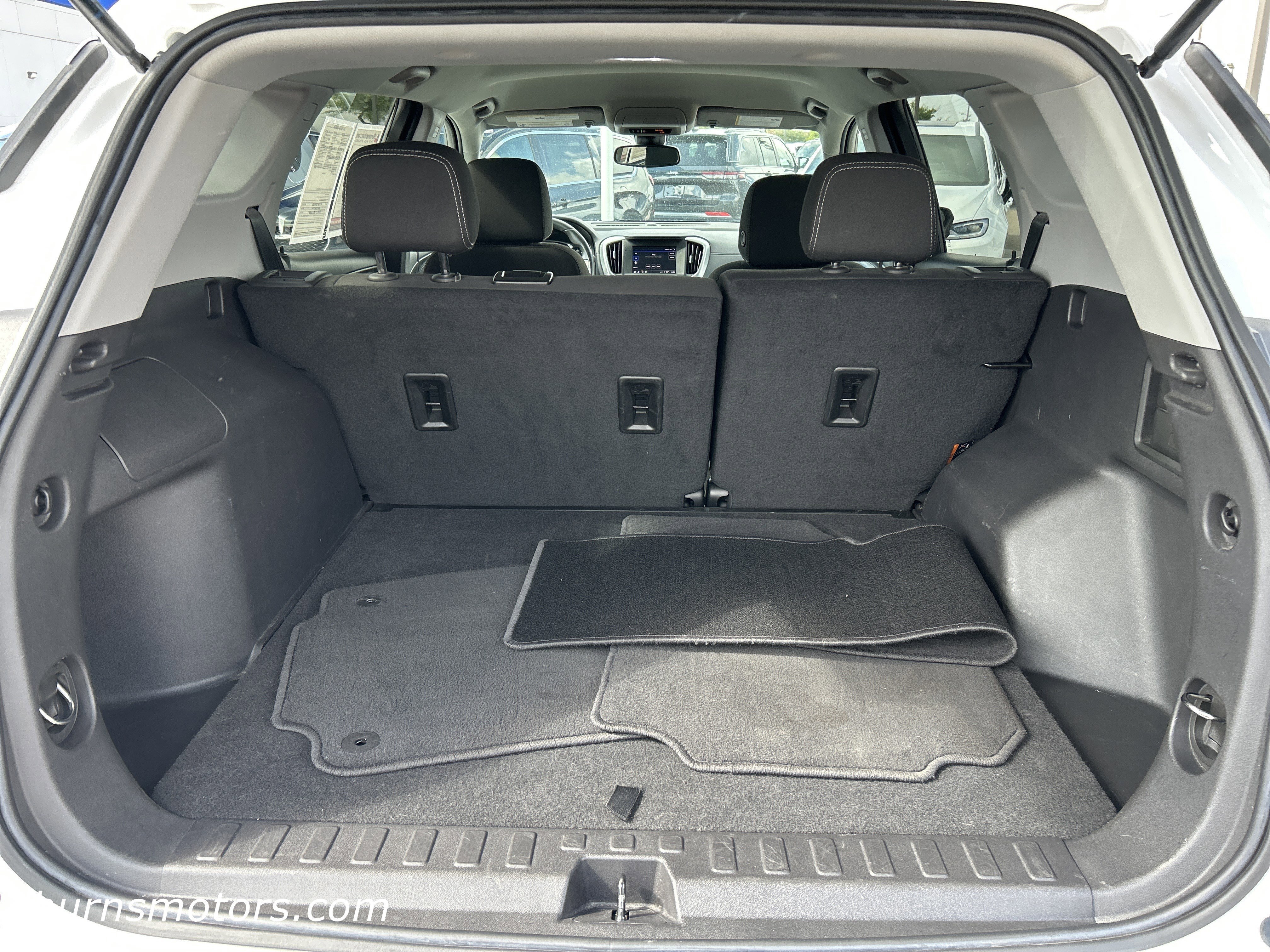 Used 2024 Summit White GMC SLE image 9