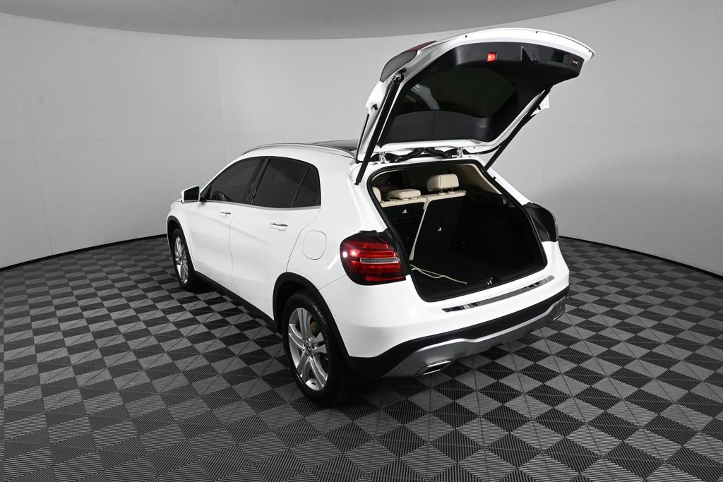 Used 2020 White Mercedes-Benz GLA 250 image 33