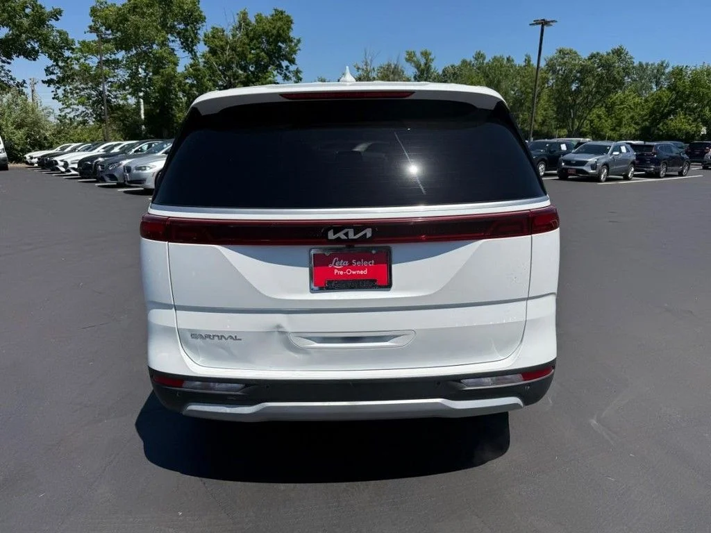Used 2024 White Kia LX image 7