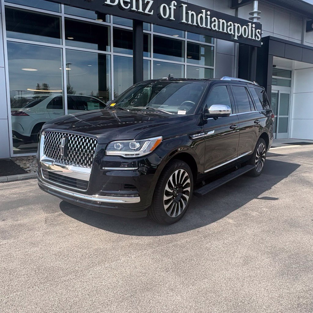 Used 2024 Infinite Black Metallic Clearcoat Lincoln Black Label image 2