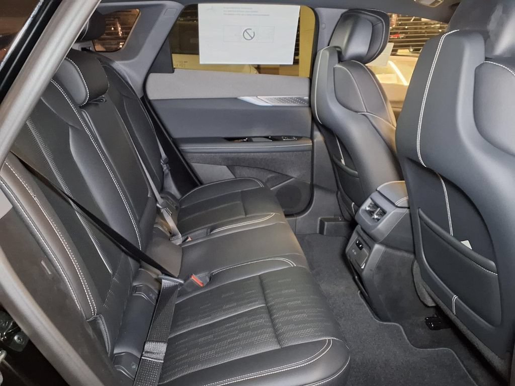 2026 Cadillac OPTIQ Premium Luxury - Photo 7