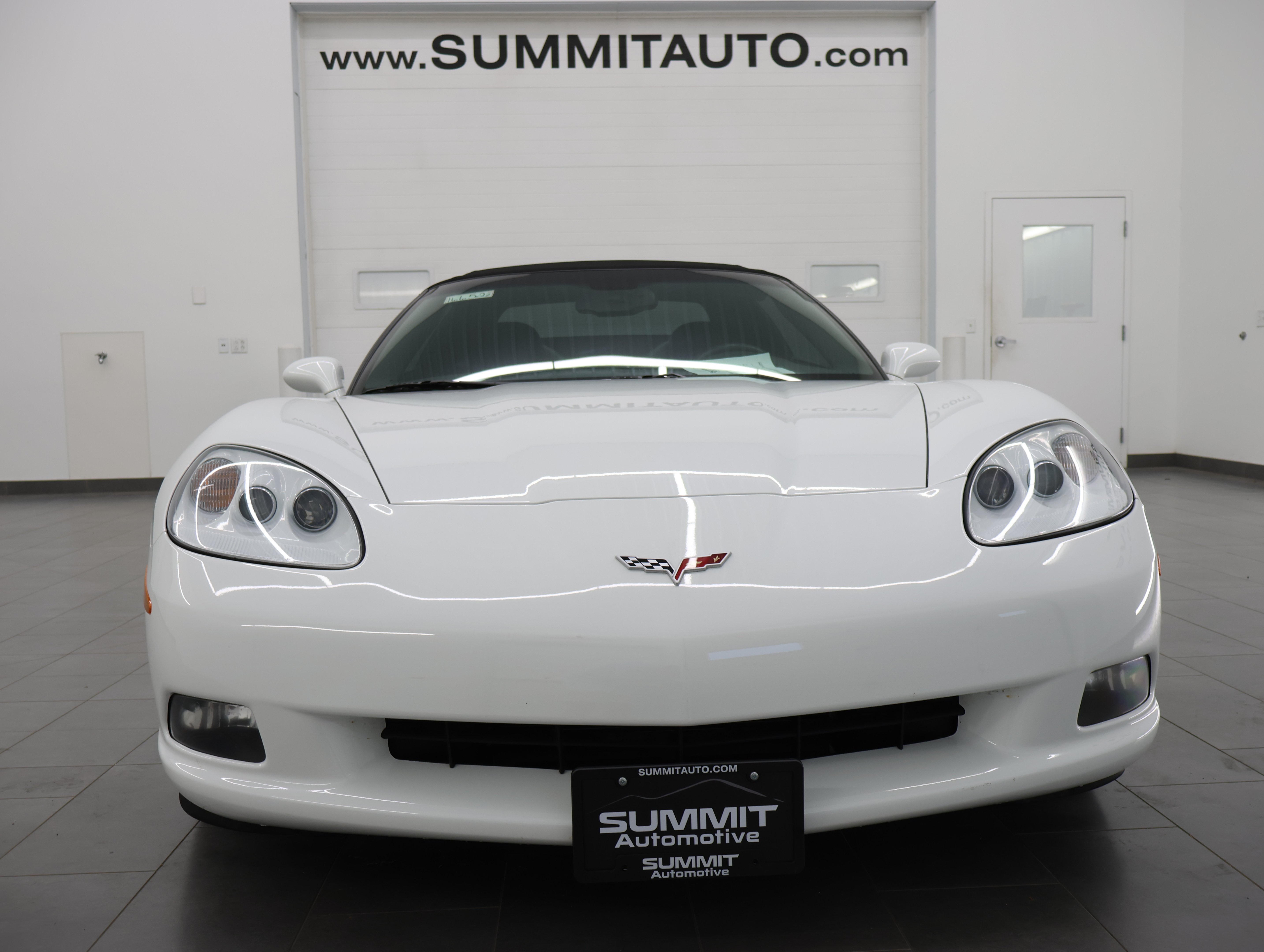 Used 2007 Arctic White Chevrolet  image 19